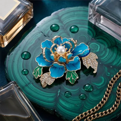Eleganter Legierung Emaille Pfingstrose Blume Brosche Für Damen Strass Künstliche Perle Floral Anstecknadel Für Mantel Kleid