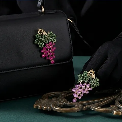 Elegant Korean Rhinestone Grape Brooch Vintage Alloy Crystal Fruit Pin Jewelry For Women Coat Suit Dress Accessory Banquet Gift