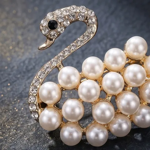 Elegant Alloy Swan Brooch With Artificial Pearl And Rhinestone For Women Coat Dress Clothes Decoration Accessory Gold Tone Jewelry