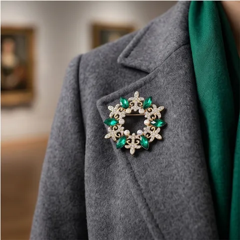 Spilla a Corona Stile Palazzo Vintage Lussuosa Lega Strass Pietra Verde Marquise Floreale Pin Per Abito Cappotto Gioielli
