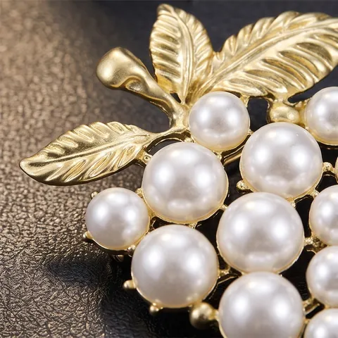Elegant Zinc Alloy Grape Fruit Brooch Pin Matte Gold Leaf White Artificial Pearl Corsage For Women Clothing Accessories