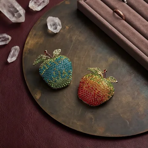 Luxurious Alloy Rhinestone Apple Brooch For Women Christmas Eve Gift Sparkling Fruit Inlaid Pin Jewelry Accessories
