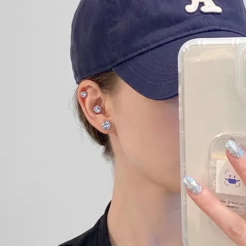 Verfeinerte Magnetische Strass-Ohrstecker Für Damen Ohne Piercing Ohrclip Ins Luxus Minimalistische Legierung Silberton Schmuck