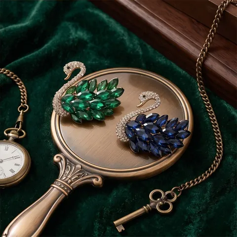 Luxury Swan Brooch Pin For Women Elegant Crystal Rhinestone Alloy Animal Lapel Pin Fashion Jewelry Accessories Gift