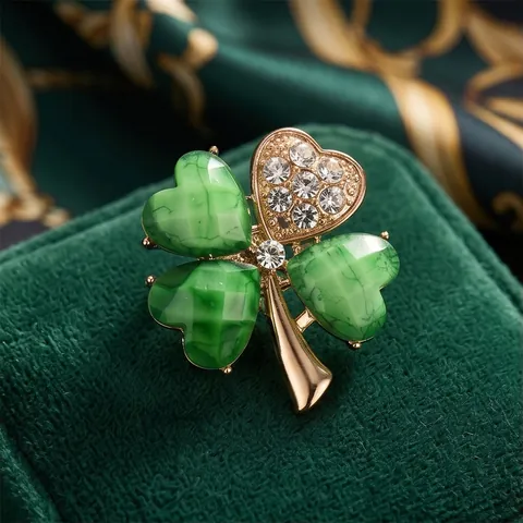 Korean Style Small Four Leaf Clover Brooch For Women Gold Plated Alloy Heart Shape Rhinestone Lapel Pin For Suit Sweater Cheongsam Jewelry Accessories
