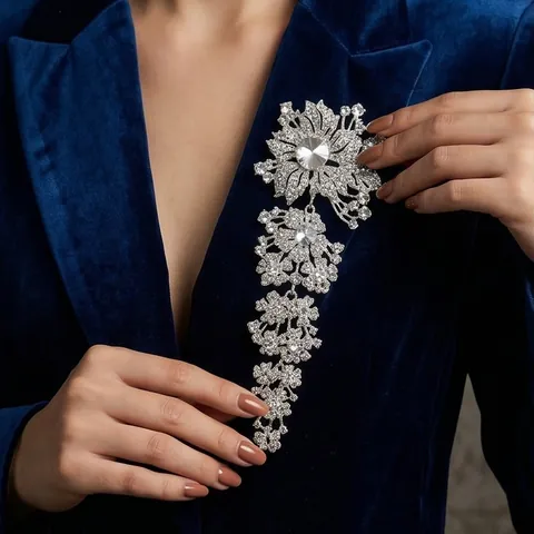 Luxus Lange Blumen Brosche Anhänger Für Damen Legierung Pave Strass Mode Schmuck Brustnadel Corsage Für Hochzeit Bankett Party Kleid Ornament Zubehör
