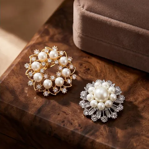 Elegant Alloy Artificial Pearl Rhinestone Brooch Pin For Women Suit Shirt Floral Leaf Snowflake Grape Design Fashion Jewelry