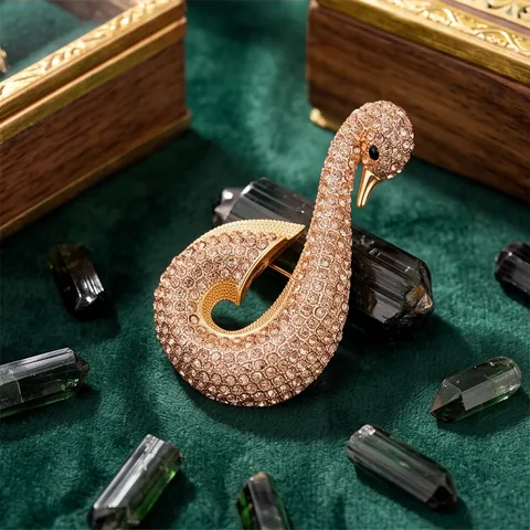 Luxurious Alloy Rhinestone Swan Brooch Pin For Women Elegant Swan Design High End Suit Coat Accessories Jewelry Gift
