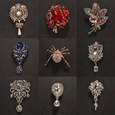 Vintage Baroque Wing Brooch For Women Exaggerated Luxurious Rhinestone Large Pin Fashion Coat Corsage Accessories