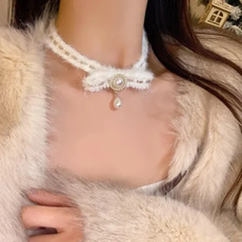 Luxury Plush Pearl Choker Necklace For Women French Vintage Water Drop Pendant Necklace Winter Christmas Neck Chain Jewelry