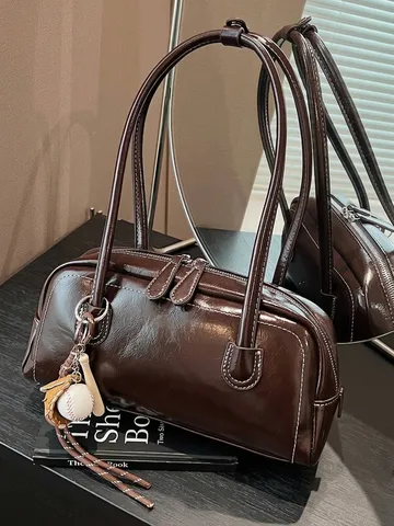 Women Retro PU Leather Boston Bag 2024 Fashion Contrast Stitching Shoulder Bag Elegant Underarm Bowling Bag With Sports Charm