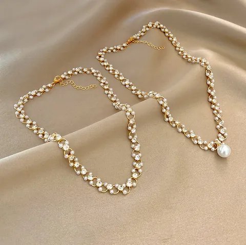 Vintage Titanium Steel Artificial Pearl Rhinestone Pendant Necklace For Women Retro Light Luxury Gold Plated Clavicle Chain Jewelry Gift