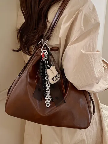 Borsa Tote da Donna di Grande Capacità Multiuso in Pelle PU Moda Pendolare Zaino a Spalla Retro Borsa Hobo con Ciondolo