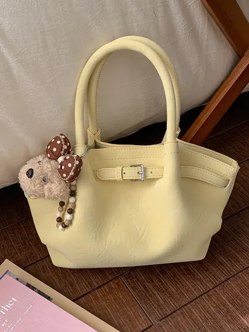 Borsa Tote Minimalista in Pelle PU da Donna Handbag Plissettata Con Fibbia della Cintura Chiusura Magnetica Borsa a Tracolla Con Ciondolo in Peluche Opzionale