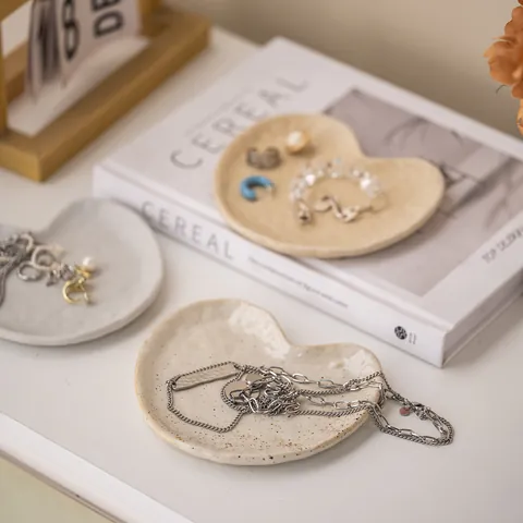 Plateau à Bijoux Minimaliste en Céramique Forme de Coeur Noix de Cajou Éventail Porte-Encens pour Bagues Bracelets Décoration Maison