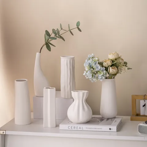 Vaso in Ceramica Bianco Stile Wabi-Sabi Minimalismo Moderno Texture Plissettata Vaso da Tavolo Per Arredamento Casa Ufficio Soggiorno