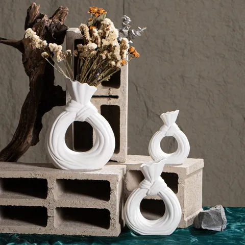 Nordic Minimalist Matte White Ceramic Knotted Vase Creative Donut Shape Decorative Flower Vase For Home Office Table Decor