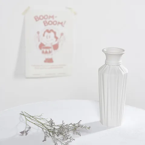 Florero de Cerámica Blanca Minimalista Moderno Textura Geométrica de Origami Maceta de Escritorio para Sala de Estar Decoración del Hogar Florero de Cerámica Mate