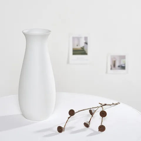 Vase en Céramique Blanche Minimaliste Moderne Mat Couleur Unie Géométrique Pot Décoratif Ornement pour Maison Salon Bureau