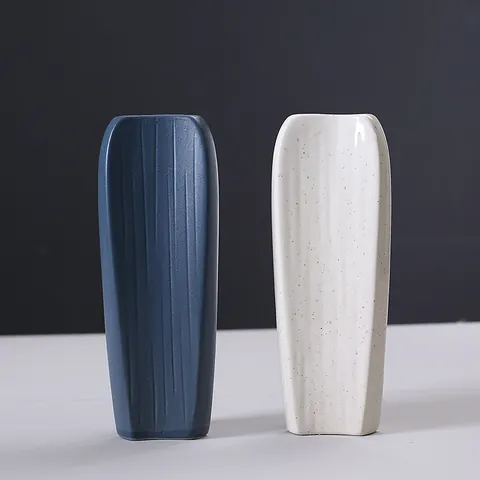 Vase en Céramique Minimaliste Nordique Poterie Grossière Rétro Vase à Fleurs à Rayures Verticales pour la Décoration de la Maison du Salon du Bureau
