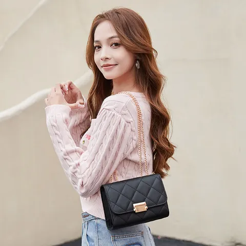 Women Quilted Diamond Square Crossbody Bag Fashion PU Leather Chain Strap Shoulder Bag Elegance Turn Lock Evening Flap Clutch Bag