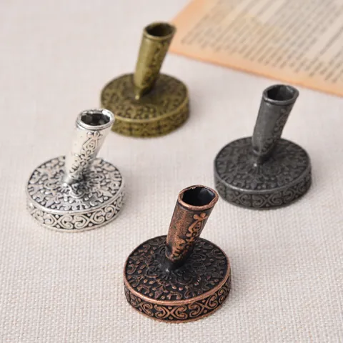 Vintage European Metal Carved Pen Holder Round Base For Feather Dip Pens Desk Ornament Stationery Office Supplies Gift
