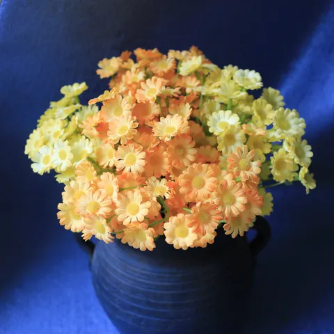 Artificial Satin Daisy Flowers Small Faux Daisy Bouquet For Home Decor Wedding Photography Props Pastoral Office Table Decoration