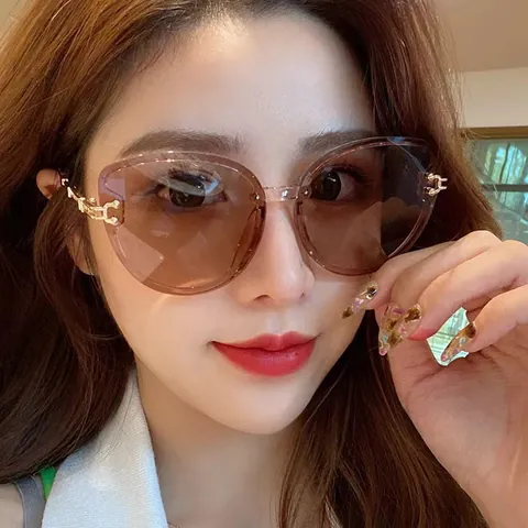 Women Fashion Cat Eye Sunglasses Plastic Metal Frame Luxury Hollow Geometric Temple Oversized Gradient Lens Sunshades Glass Travel Holiday