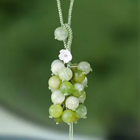 Hand-Woven Natural Chalcedony Grape Cluster Pendant For Car Interior Decoration Vintage Gemstone Fruit Hanging Ornament For Bag Phone