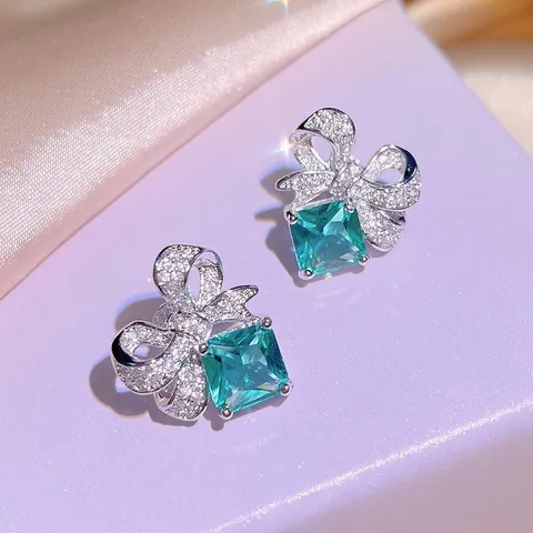 Collana con Pendente a Fiocco Verde Smeraldo Orecchini a Bottone Anello da Donna Vintage Lega di Ferro Strass Eleganti Gioielli