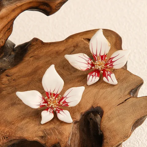 Orecchini a Bottone in Smalto a Forma di Fiore Sfumato alla Moda per Donna Dolce Orecchini a Fiore a Cinque Petali in Lega