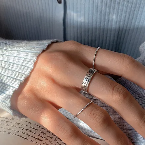 Retro Thais Verzilverde Romeinse Cijfers Weekdagen Open Ring Gehamerde Onregelmatige Textuur Geometrische Vingerring Voor Vrouwen Sieraden
