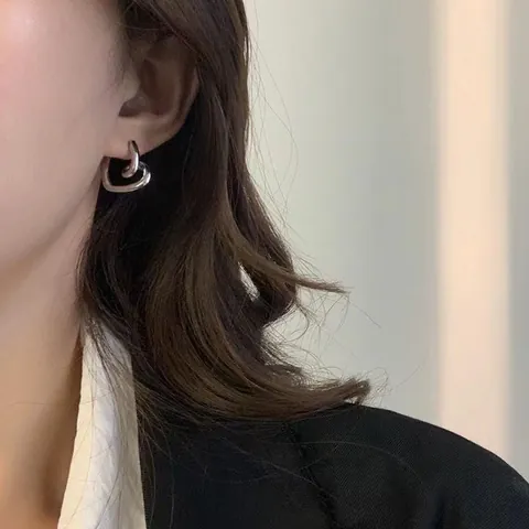 Korean Style Minimalist Heart Stud Earrings For Women Chic Gold Silver Plated Alloy Heart Shaped Hoop Earrings Jewelry Gift