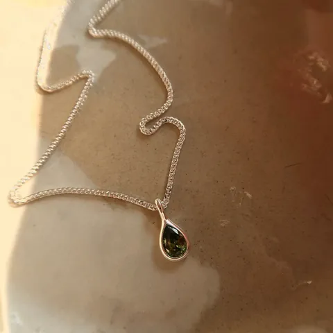Fashion Water Drop Rhinestone Pendant Necklace For Women Retro Simple Copper Clavicle Chain Temperament Ins Jewelry Necklaces