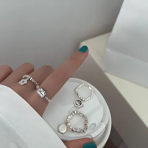 Schicker Elastischer Kupferperlenring Für Frauen Minimalistischer Silberfarbener Geometrischer Herz Blumen Smiley Dehnbarer Fingerring Schmuck