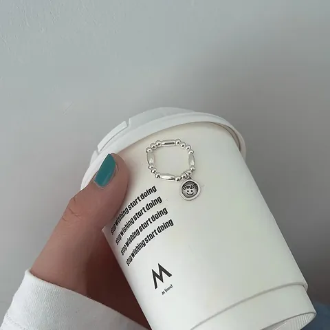 Schicker Elastischer Kupferperlenring Für Frauen Minimalistischer Silberfarbener Geometrischer Herz Blumen Smiley Dehnbarer Fingerring Schmuck