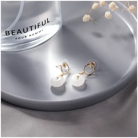 Boucles d'Oreilles Pendantes en Jade Naturel Ping'an Kou Style Coréen pour Femmes Élégantes Boucles d'Oreilles en Jade Blanc Enveloppées de Fil d'Alliage d'Or Cadeau