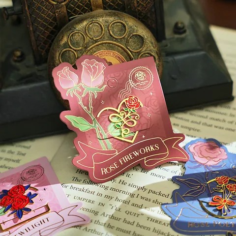 Segnalibro in Metallo Retrò Serie Rose Universe con Rose Intagliate Elegante Decorazione per Diario Letterario Segnapagina per Lettura Regalo
