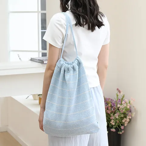 Koreanischer Stil Lässiger Gestreifter Gestrickter Baumwollrucksack Modischer Kordelzug Farbblock-Umhängetasche Literarischer Weicher Strickbeutel