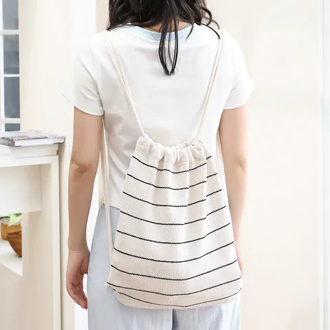 Koreanischer Stil Lässiger Gestreifter Gestrickter Baumwollrucksack Modischer Kordelzug Farbblock-Umhängetasche Literarischer Weicher Strickbeutel