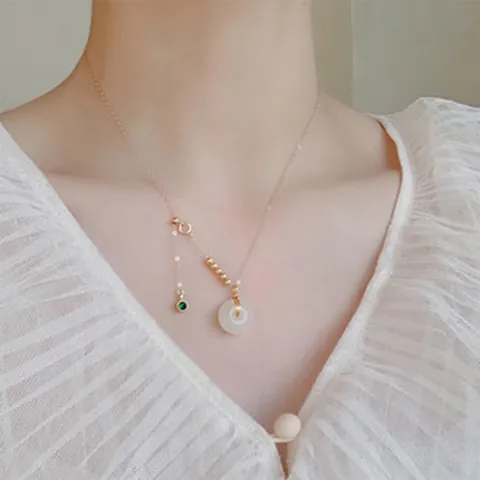 Halskette Mit Hetian-Jade Sicherheitsschnalle Anhänger Für Damen Minimalistische Vergoldete Schlüsselbeinkette Nischen-Design Jade-Schmuck Geschenk
