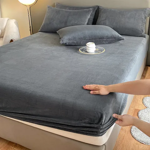 Solid Color Milk Velvet Fitted Sheet Bedding Collection Winter Warm Polyester Mattress Protector With Elastic Band Bedding Accessories