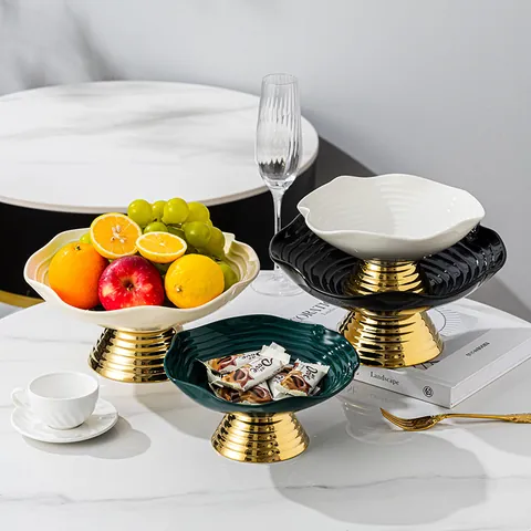 Modern European Light Luxury Ceramic High-Foot Fruit Plate Wave Edge Decorative Snack Plate For Living Room Coffee Table Home Tableware
