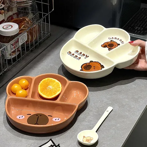 Assiette Divisée en Céramique Capybara Mignon Forme de Patte de Chat Sous-glaçure Plateau pour Enfants Ensemble de Vaisselle