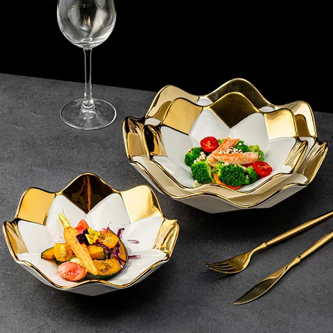 Luxury Porcelain Lotus Shape Fruit Plate Gold Rim Ceramic Snack Dish Creative Dessert Server Living Room Kitchen Tableware