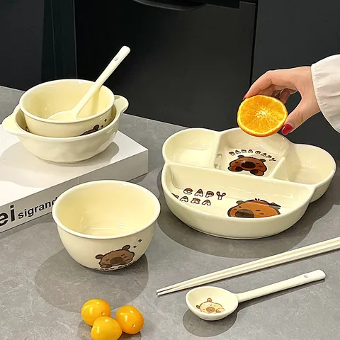Assiette Divisée en Céramique Capybara Mignon Forme de Patte de Chat Sous-glaçure Plateau pour Enfants Ensemble de Vaisselle