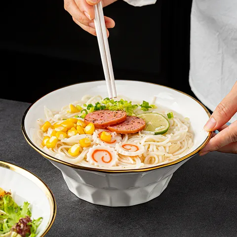 Grand Bol à Ramen Japonais Bol à Soupe en Céramique Blanc Avec Bord Doré Saladier Texturé Forme Trompette Bol à Petit Déjeuner Vaisselle Cuisine