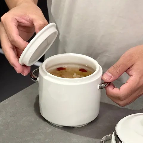 Minimalist Ceramic Stew Pot With Lid And Double Handles Silver Electroplated Edges Single Serving Kitchen Cooking Soup Bowl