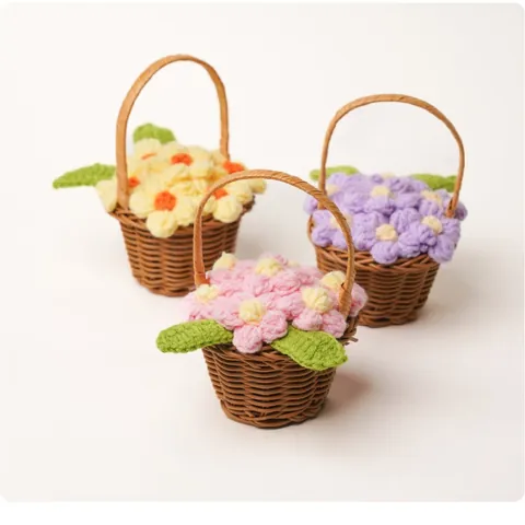 Handmade Crocheted Mini Puff Flower Basket Yarn Woven Flower Arrangement For Mother Day Graduation Teacher Gift Home Decor