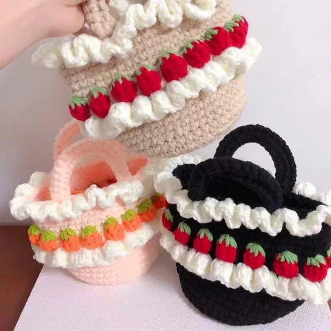 Handgemaakte Gehaakte Katoenen Handtas Schattige Aardbeiencake Stijl Ruche Kant Top Handvat Picknickmand Voor Vrouwen Zoete Dagelijkse Opbergtas